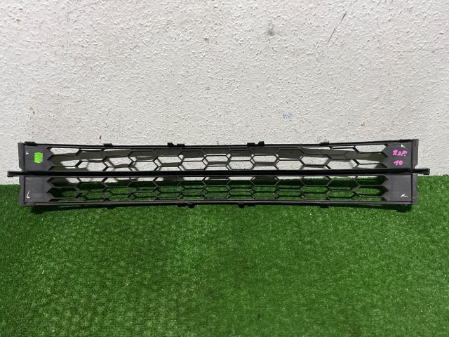 bontott SKODA RAPID Első Lökhárító Alsó Középső Díszrács