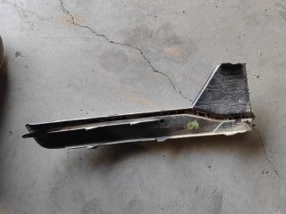 bontott SKODA RAPID Első Lökhárító Bal Díszrács