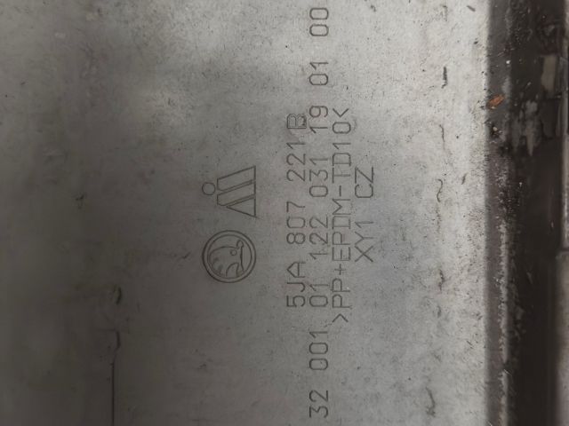 bontott SKODA RAPID Első Lökhárító (Részeivel)