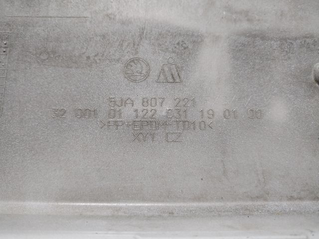 bontott SKODA RAPID Első Lökhárító (Üresen)