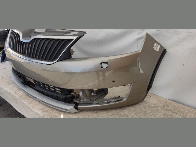 bontott SKODA RAPID Első Lökhárító (Üresen)