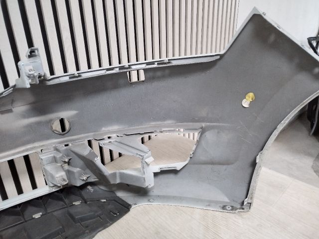 bontott SKODA RAPID Első Lökhárító (Üresen)