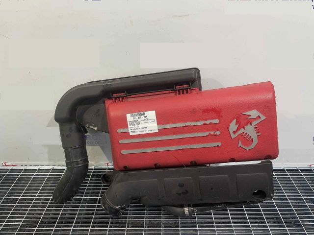 bontott SKODA RAPID Felső Hűtőburkolat