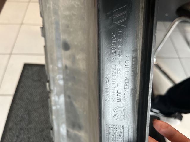 bontott SKODA RAPID Hátsó Lökhárító Alsó (Műanyag)