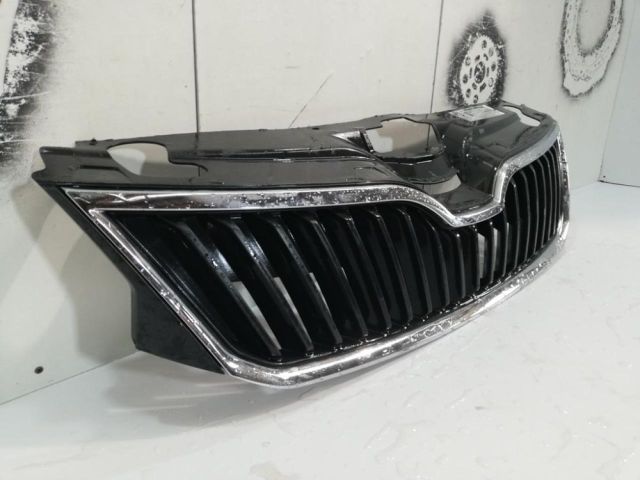 bontott SKODA RAPID Hűtőrács