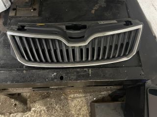 bontott SKODA RAPID Hűtőrács