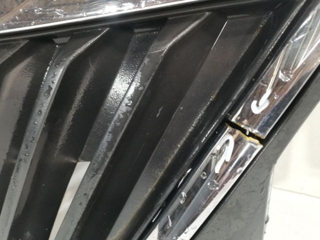 bontott SKODA RAPID Hűtőrács