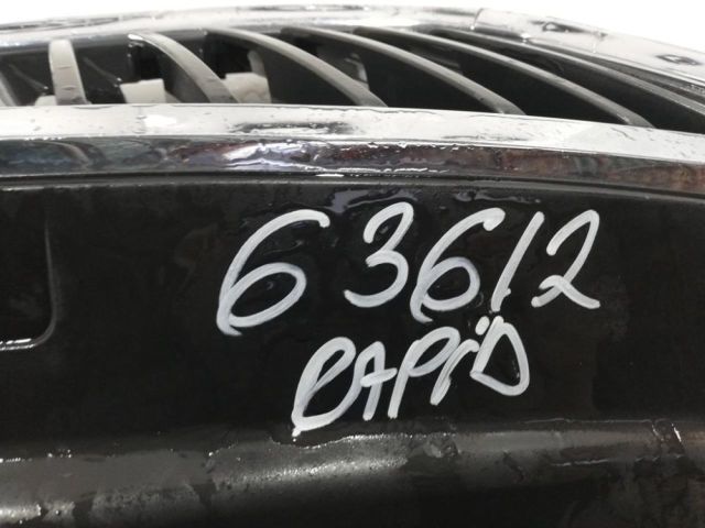 bontott SKODA RAPID Hűtőrács