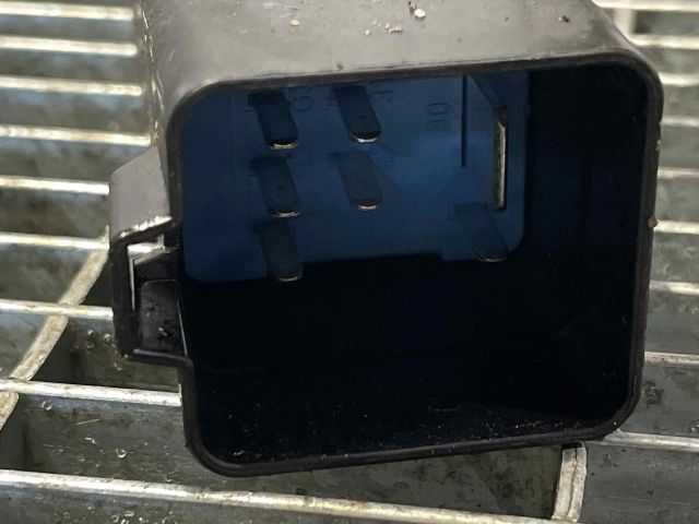 bontott SKODA RAPID Izzító Relé