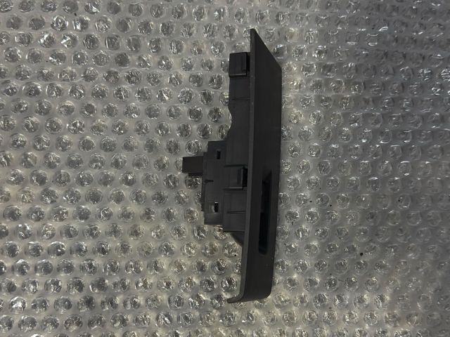 bontott SKODA RAPID Jobb első Ablakemelő Kapcsoló