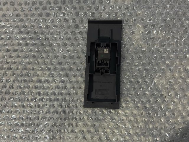 bontott SKODA RAPID Jobb első Ablakemelő Kapcsoló