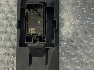 bontott SKODA RAPID Jobb első Ablakemelő Kapcsoló