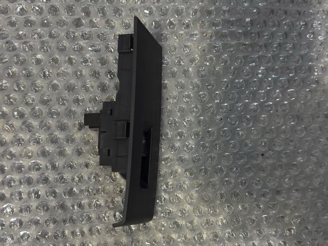 bontott SKODA RAPID Jobb első Ablakemelő Kapcsoló