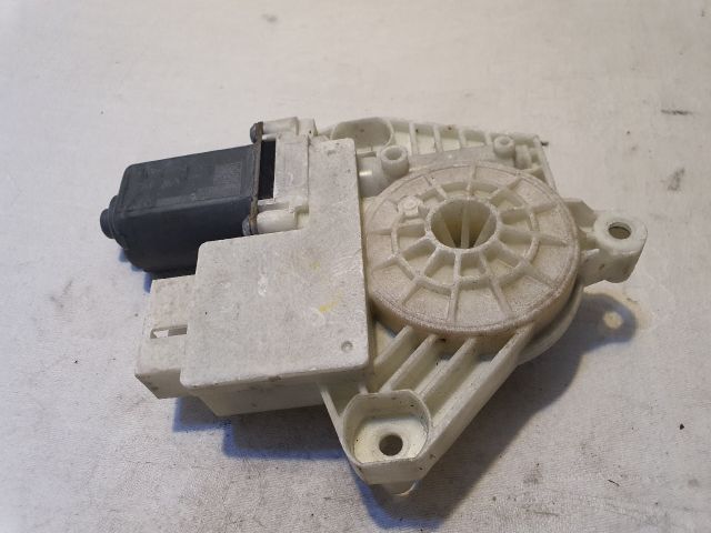 bontott SKODA RAPID Jobb első Ablakemelő Motor