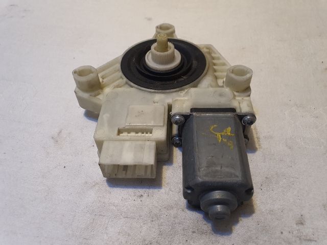 bontott SKODA RAPID Jobb első Ablakemelő Motor