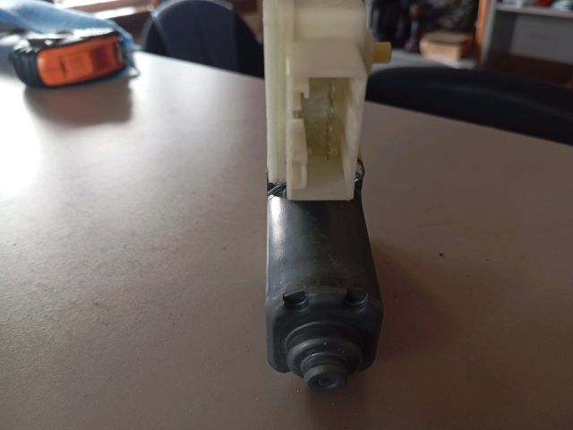 bontott SKODA RAPID Jobb első Ablakemelő Motor