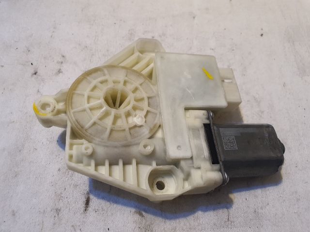 bontott SKODA RAPID Jobb első Ablakemelő Motor