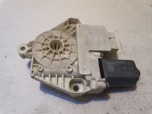 bontott SKODA RAPID Jobb első Ablakemelő Motor