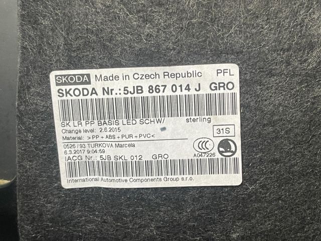 bontott SKODA RAPID Jobb első Ajtó Kárpit