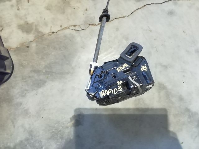 bontott SKODA RAPID Jobb első Ajtózár