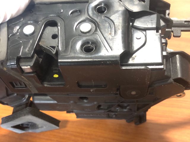 bontott SKODA RAPID Jobb első Ajtózár