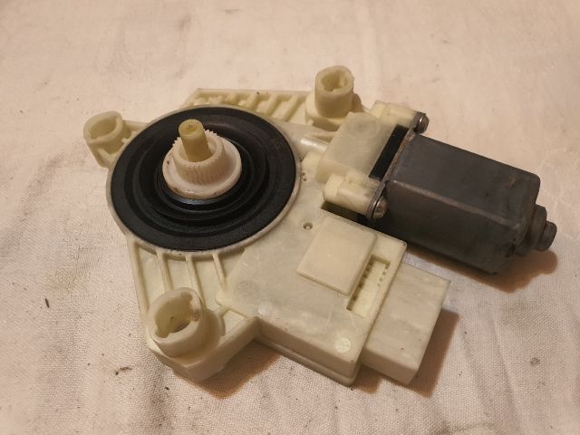 bontott SKODA RAPID Jobb hátsó Ablakemelő Motor