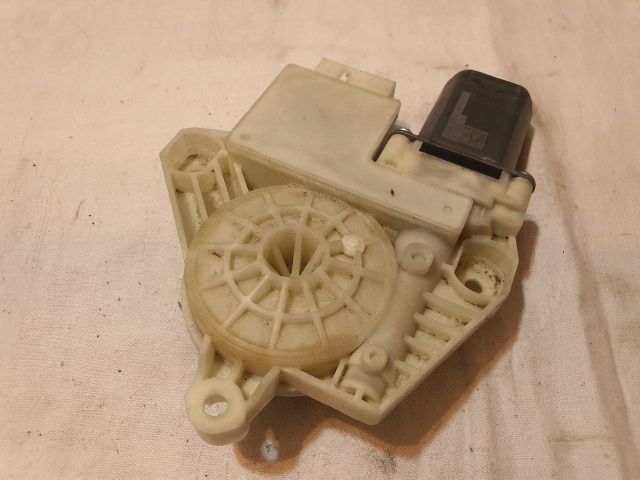 bontott SKODA RAPID Jobb hátsó Ablakemelő Motor