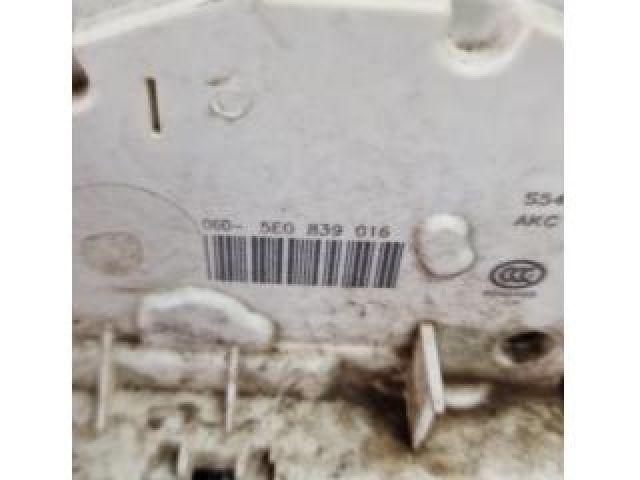 bontott SKODA RAPID Jobb hátsó Ajtózár