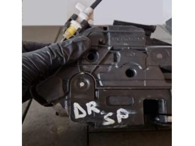 bontott SKODA RAPID Jobb hátsó Ajtózár