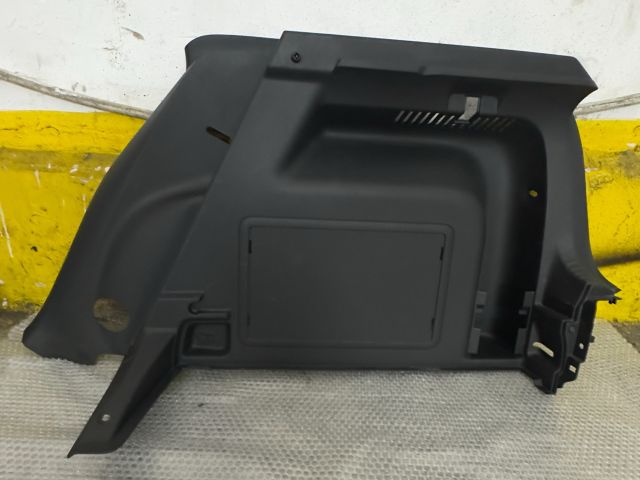 bontott SKODA RAPID Jobb hátsó Csomagtér Burkolat (Műanyag)