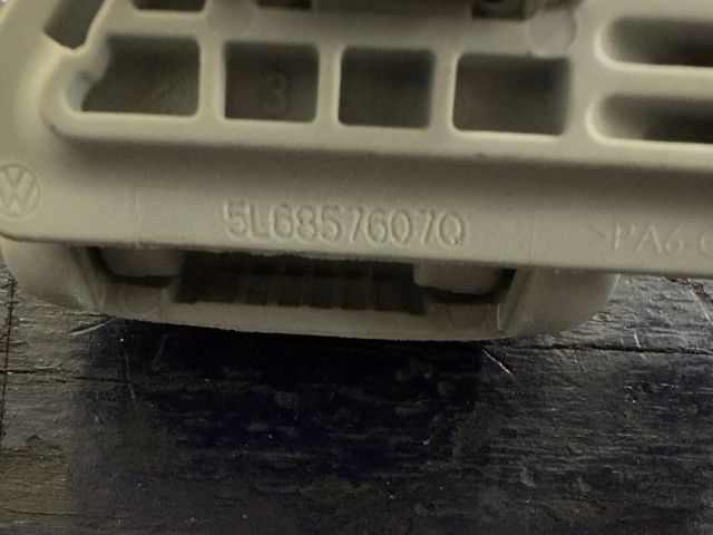 bontott SKODA RAPID Jobb hátsó Kapaszkodó (Felső)