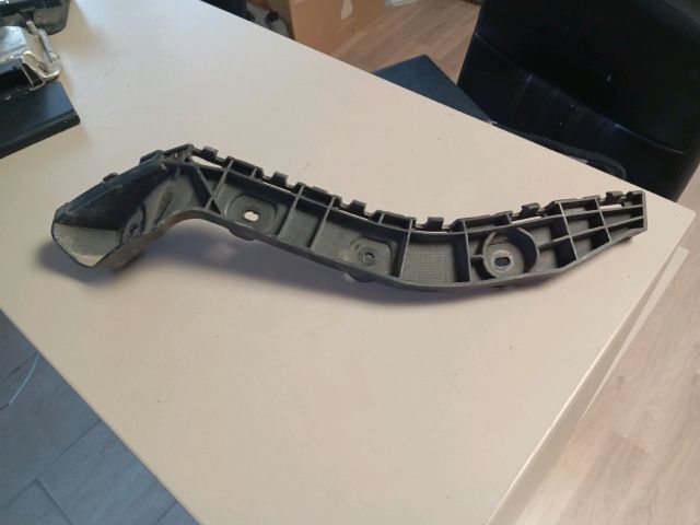 bontott SKODA RAPID Jobb hátsó Oldal Lökhárító Tartó (Műanyag)