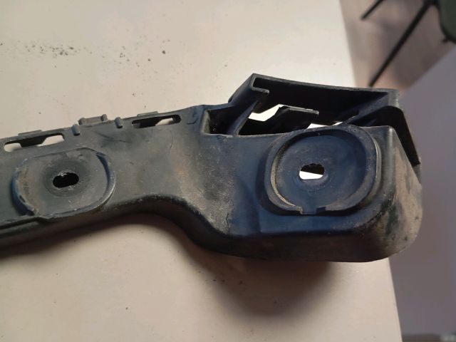 bontott SKODA RAPID Jobb hátsó Oldal Lökhárító Tartó (Műanyag)