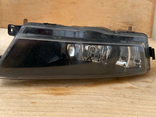 bontott SKODA RAPID Jobb Ködfényszóró