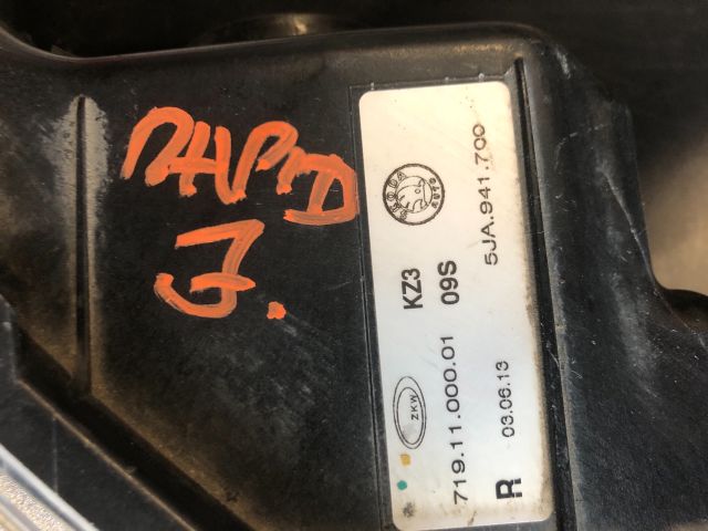 bontott SKODA RAPID Jobb Ködfényszóró