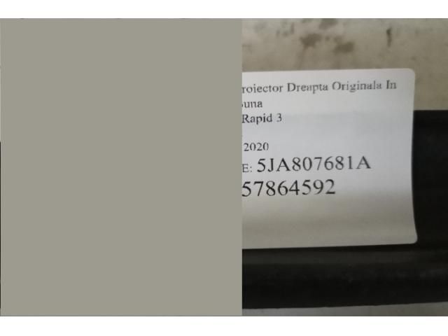 bontott SKODA RAPID Jobb Ködlámpa Rács