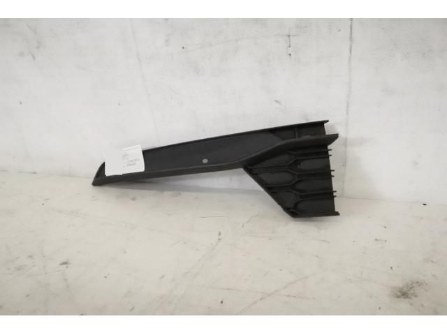 bontott SKODA RAPID Jobb Ködlámpa Rács