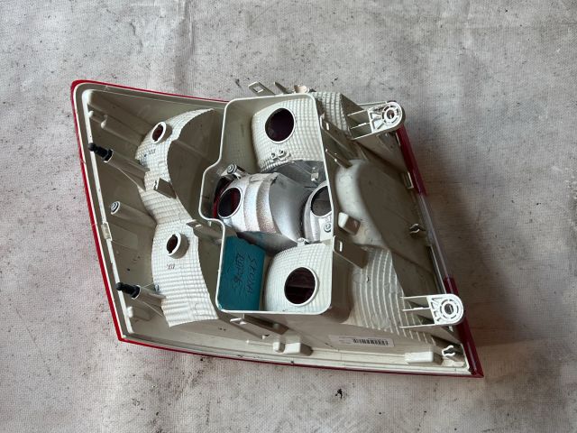 bontott SKODA RAPID Jobb Külső Hátsó Lámpa