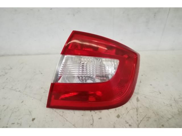 bontott SKODA RAPID Jobb Külső Hátsó Lámpa
