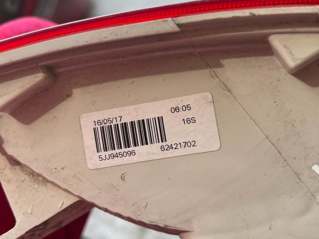 bontott SKODA RAPID Jobb Külső Hátsó Lámpa