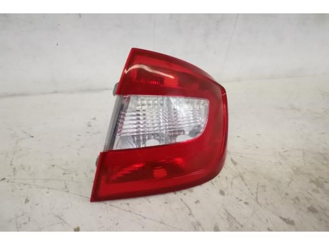 bontott SKODA RAPID Jobb Külső Hátsó Lámpa
