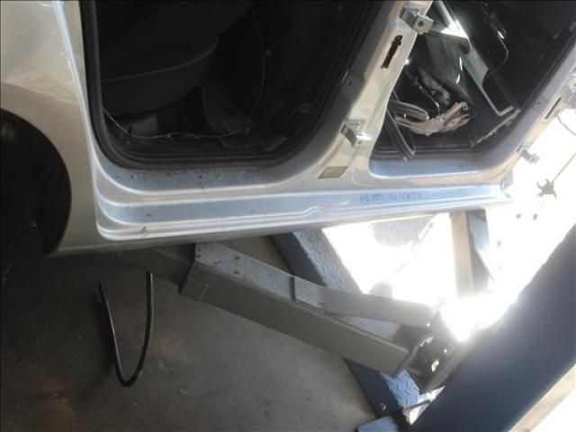 bontott SKODA RAPID Jobb Küszöb