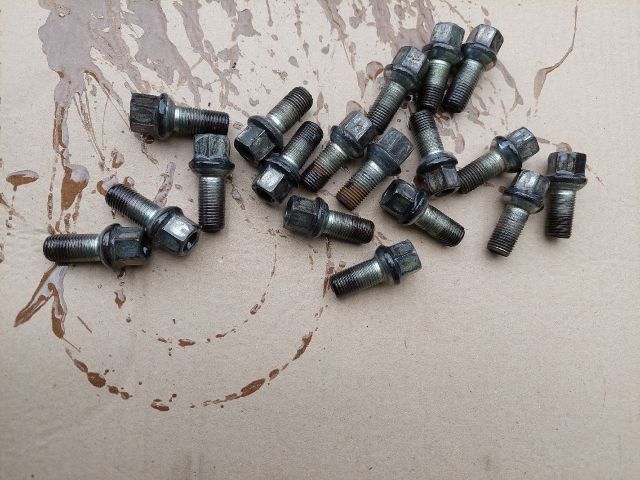 bontott SKODA RAPID Kerék Csavar Szett