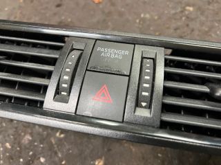 bontott SKODA RAPID Középső Szellőző