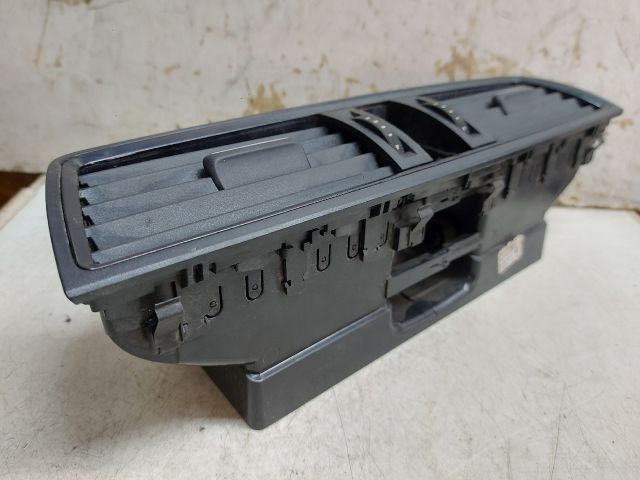 bontott SKODA RAPID Középső Szellőző