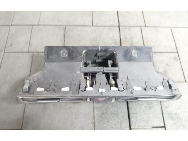 bontott SKODA RAPID Középső Szellőző