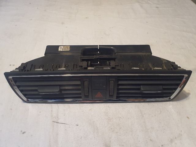 bontott SKODA RAPID Középső Szellőző