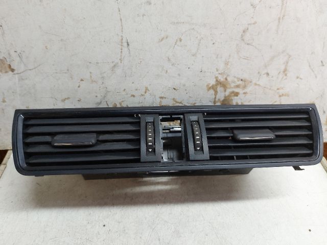 bontott SKODA RAPID Középső Szellőző