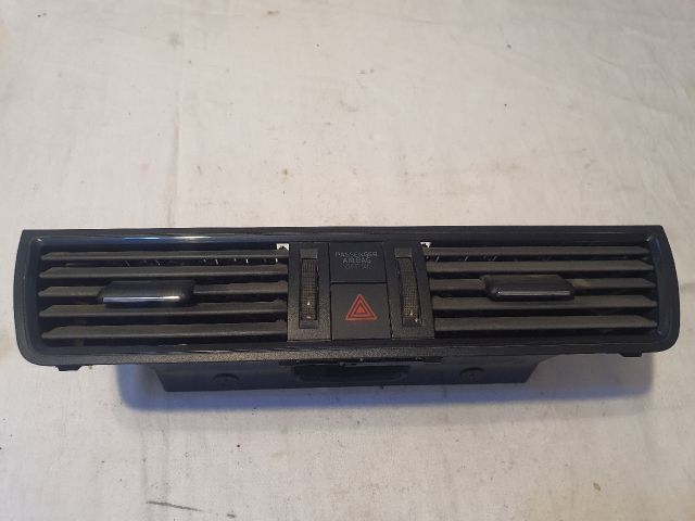 bontott SKODA RAPID Középső Szellőző