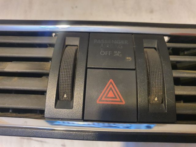 bontott SKODA RAPID Középső Szellőző